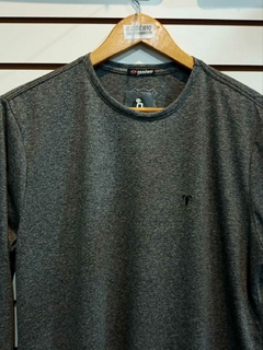 Camisa Manga Longa Pontilhada Gola Redonda Cinza Chumbo
