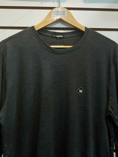 Camisa Manga Longa Tracejada Gola Redonda Cinza Chumbo