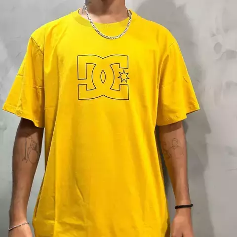 Camiseta DC Shoes Star Outline