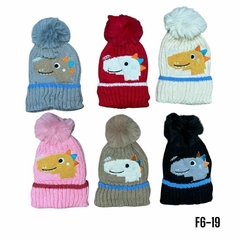 Gorro dino bordado con piel
