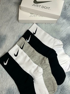 Caja de medias Nike en internet