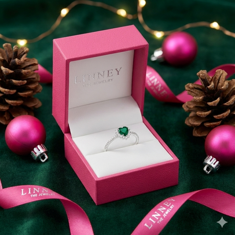 Anel Solitário Coração Verde Esmeralda com Halo - Prata 925