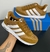 Tênis Adidas NEO na internet