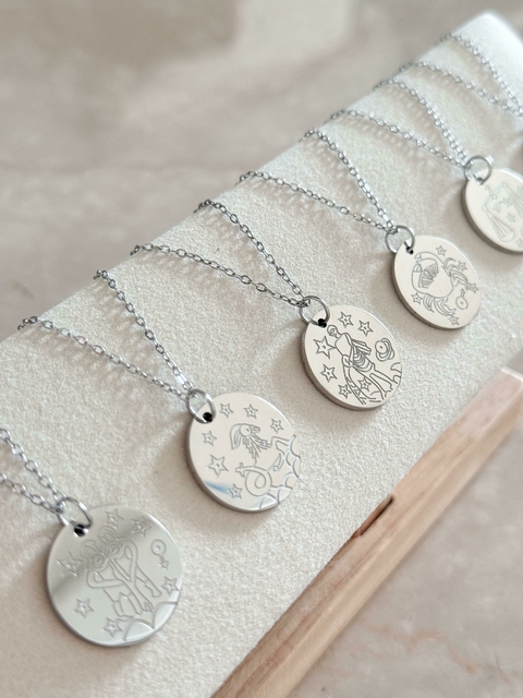 COLLAR ASTROS PLATEADO