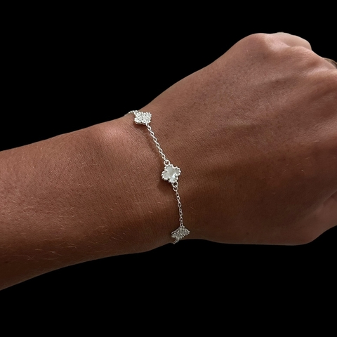 PULSEIRA PRATA 925 03 MINI TREVOS MADRE PÉROLA INSPIRAÇÃO VAN CLEEF