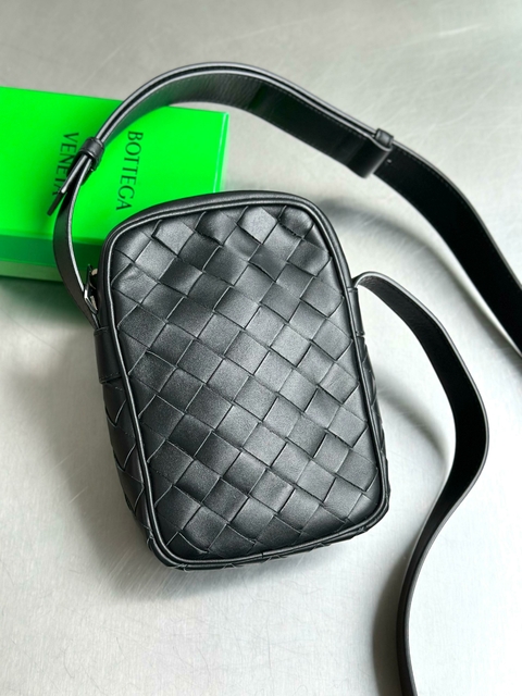 Bolsa Bottega Veneta Transversal Intrecciato Preta - comprar online