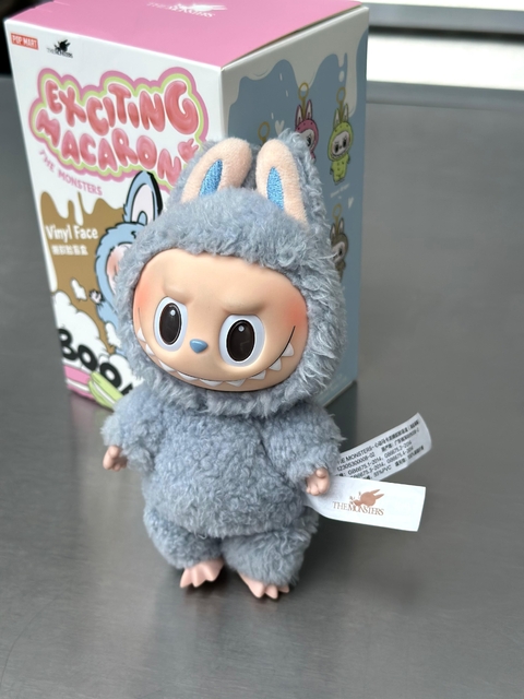 Labubu The Monsters Have a Seat - comprar online