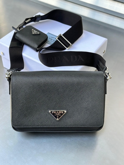 Bolsa Prada Tiracolo em Couro Saffiano Preto - comprar online