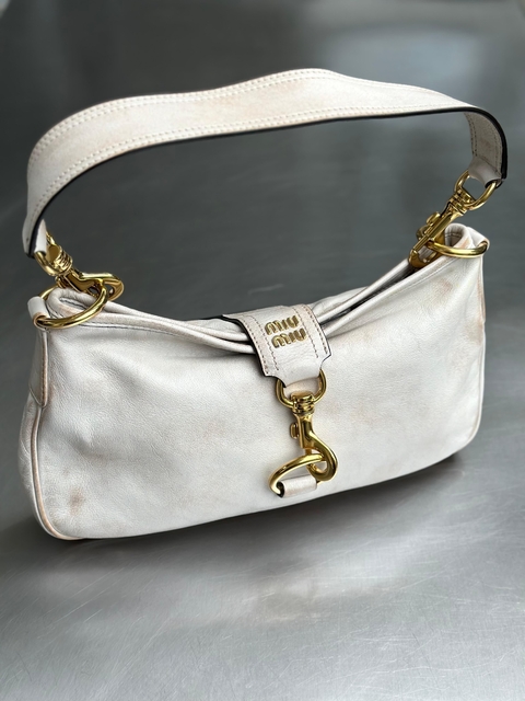 Bolsa Miu Miu Baguete Couro Destroyed Ice - comprar online