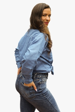 Imagem do Camisa Jeans Adulto Feminina Manga Longa Lavagem Clara
