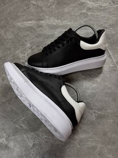 TÊNIS ALEXANDER MCQUEEN PRETO COM BRANCO - loja online