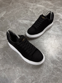 TÊNIS ALEXANDER MCQUEEN PRETO SOLADO BRANCO CAMURÇA