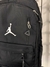 MOCHILA IMPERMEÁVEL JORDAN + ESTOJO - Magnata Outlet