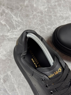 TÊNIS ALEXANDER MCQUEEN ALL BLACK