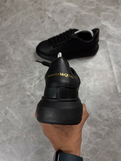 TÊNIS ALEXANDER MCQUEEN ALL BLACK - comprar online