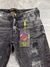 CALÇA JEANS CD MODELO JOGADOR - CINZA ESTONADA - PATCH COM RASGOS E PINGOS ( 2520022 ) - Magnata Outlet