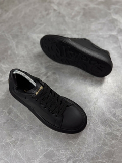 TÊNIS ALEXANDER MCQUEEN ALL BLACK na internet