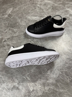 TÊNIS ALEXANDER MCQUEEN PRETO COM BRANCO - comprar online