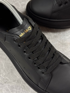 TÊNIS ALEXANDER MCQUEEN ALL BLACK - comprar online