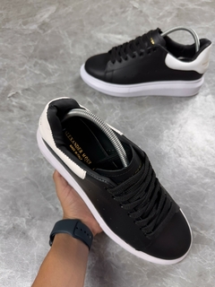 TÊNIS ALEXANDER MCQUEEN PRETO COM BRANCO - comprar online