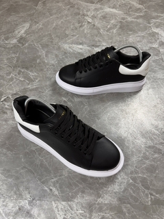 TÊNIS ALEXANDER MCQUEEN PRETO COM BRANCO