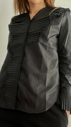 CAMISA RUFFLED BLK - comprar online
