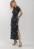 VESTIDO ESTAMPADO MIDI CHÁ EM MOLETOM DE VISCOSE E ELASTANO LEZALEZ - comprar online