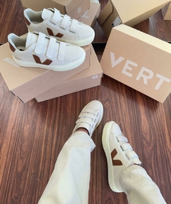 TÊNIS FEMININO V-12 NUDE - comprar online