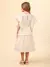 Vestido Creme com Babado e Sianinha na internet