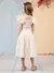 Vestido Off White de Laise com Babados na internet