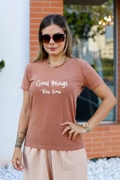 T-Shirt Good Things na internet