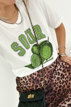 T-Shirt SOUR na internet