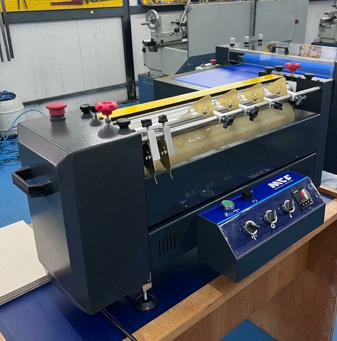 Coleiro Térmico MCF-54C