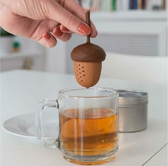 INFUSOR DE SILICONA CON FORMA DE BELLOTA en internet