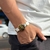 PULSEIRA DE COURO BRANCO AJUSTÁVEL (AMOR FÉ PAZ FAMÍLIA DOURADO)