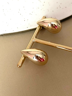 BRINCO DE GOTA M LISA - BANHADO A OURO
