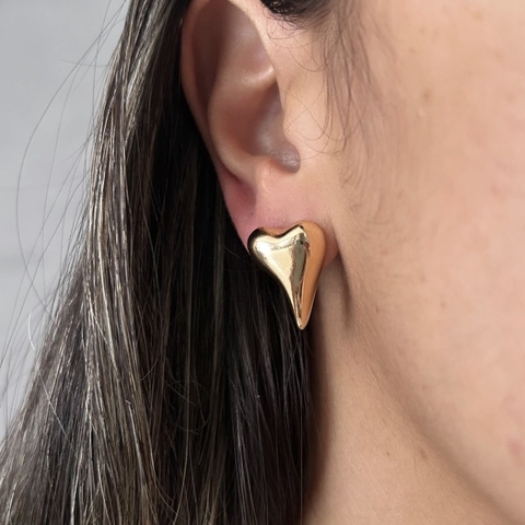 Brinco Semijoia Coração Alongado - Ouro