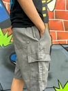 SHORTS CARGO CINZA