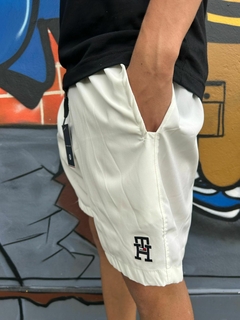 SHORTS TACTEL TOMMY OFF WHITE - comprar online