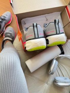 Nike zoom Cinza na internet