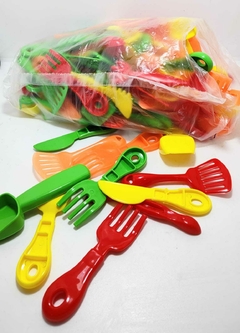 Herramientas Accesorios para masa, plastilina, piñata, regalo. Bolsa x 30 unid.