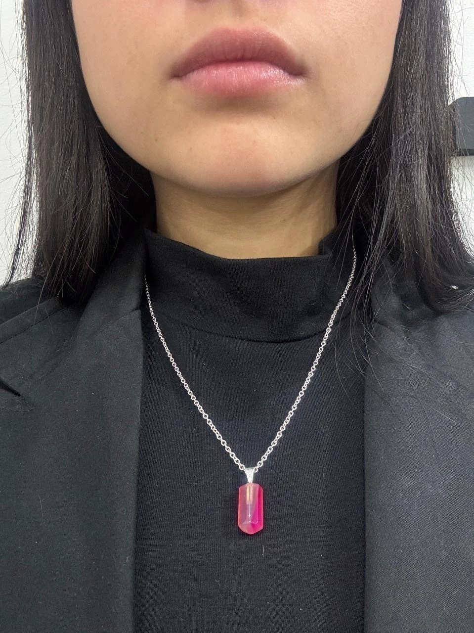 Collar ágata fucsia en punta