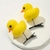 PATITO CON BROCHE PARA LA CABEZA - MAXI HOME