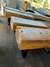 BANCO/MESA DE MADERA RECICLADA CON PATAS DE HIERRO en internet