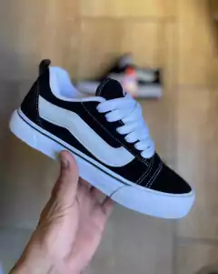 VANS KNU