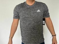 Playera deportiva Adidas - comprar en línea
