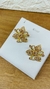BRINCO FLORES CRAVEJADAS COLOR - Edi Bijoux