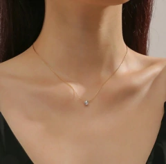 Dije Punto Luz de Acero Dorado con Zirconia/Cubic y Cadena en internet