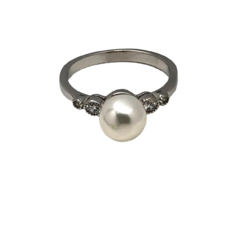 Anillo de Plata con Perla y Zirconia/Cubic