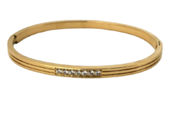 Pulsera Esclava de Acero Dorado con Lineas y Zirconia/Cubic